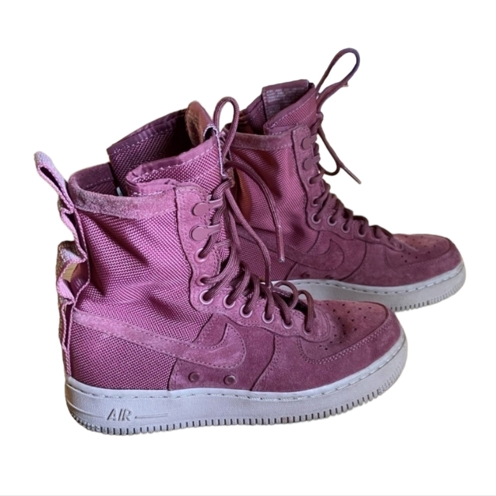Nike AF-1 high force is female in a vintage wine size 6